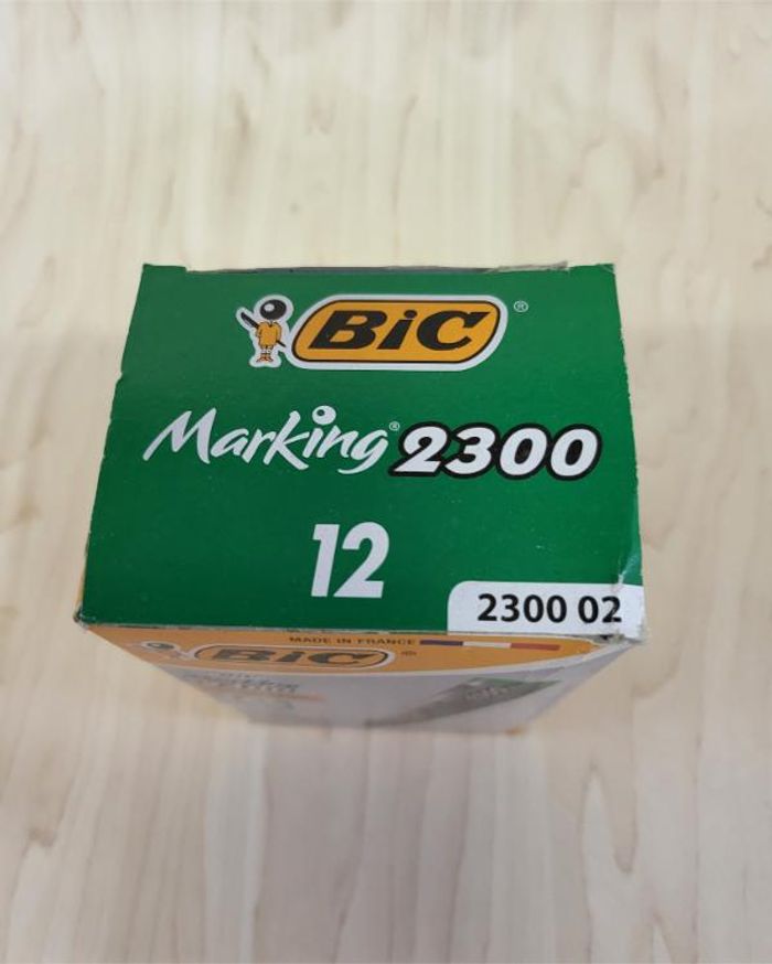 12 marqueurs Bic